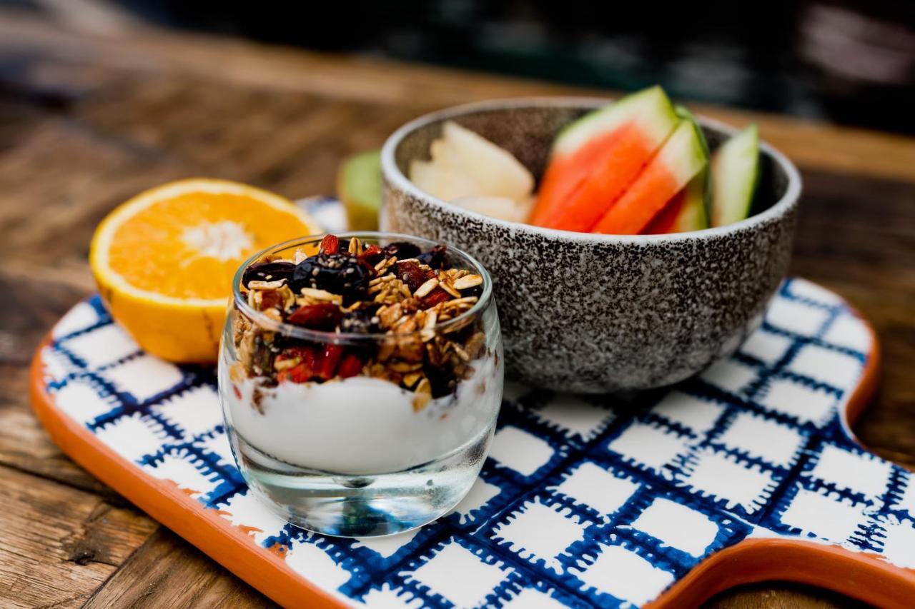 138 Liberdade Hotel Lisbon Exterior photo Fruit and granola