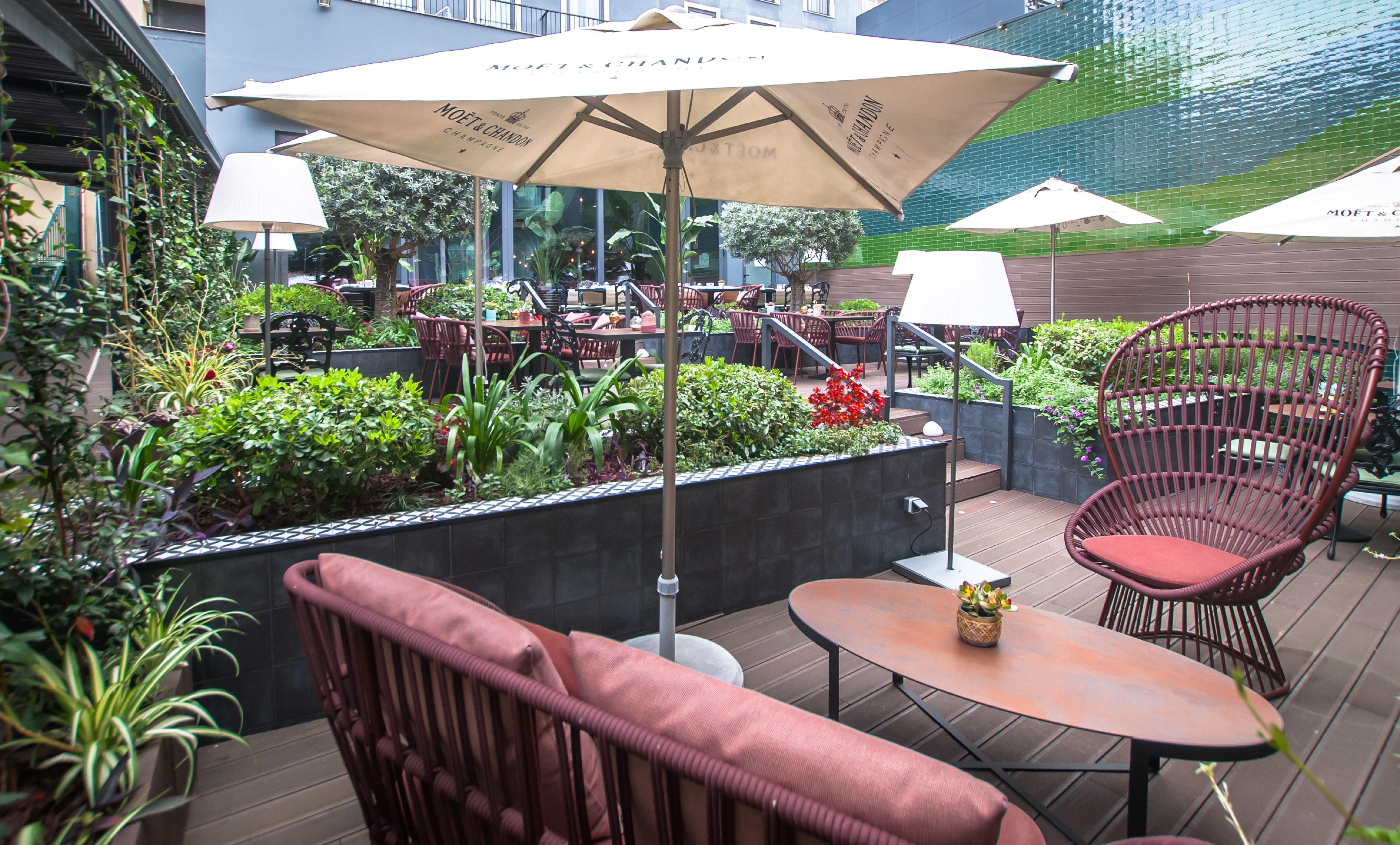 138 Liberdade Hotel Lisbon Exterior photo The Garden