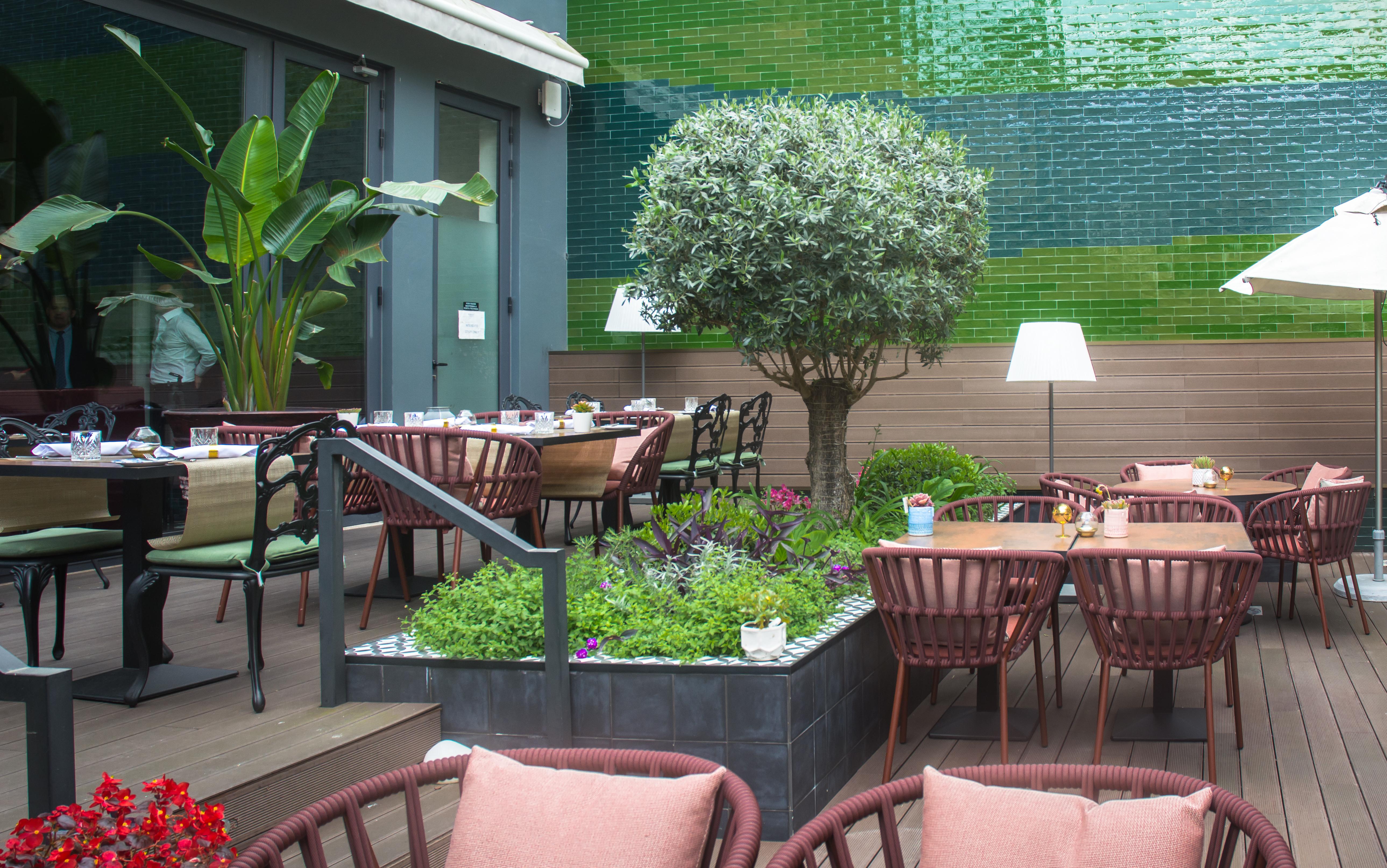 138 Liberdade Hotel Lisbon Exterior photo The terrace at the restaurant