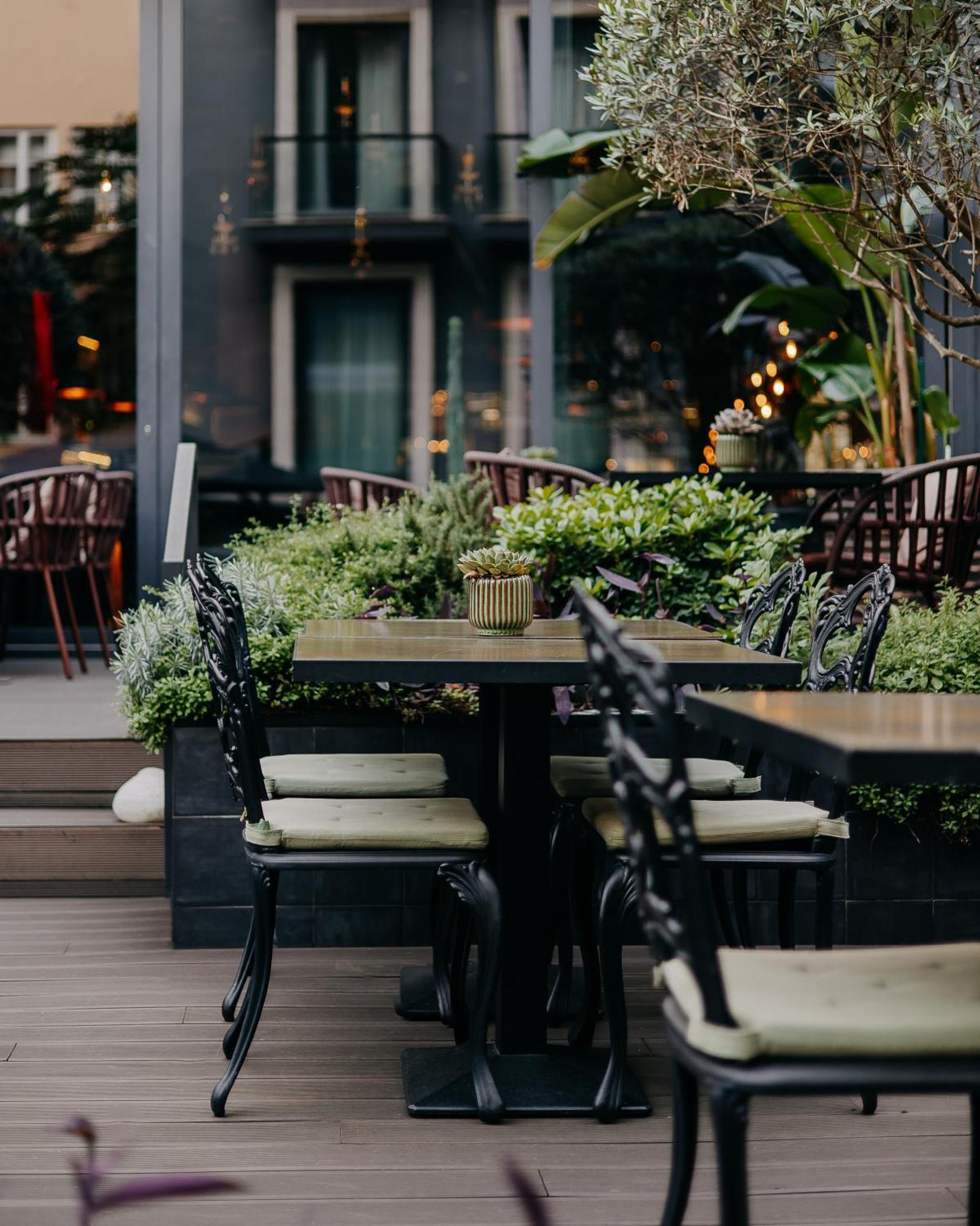 138 Liberdade Hotel Lisbon Exterior photo The Terrace at The Ivy, St John's Wood